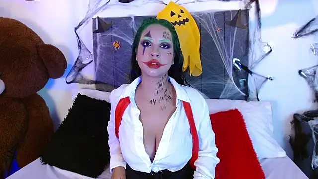 Emadelacroix online show from 4, 10, 2025