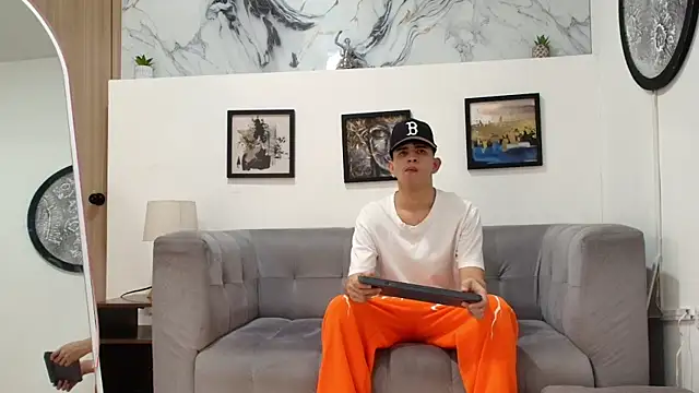 TWINKS FRIENDS online show from 3, 3, 2026