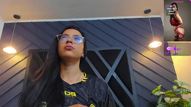 zoe martins  online show from 16, 10, 2025