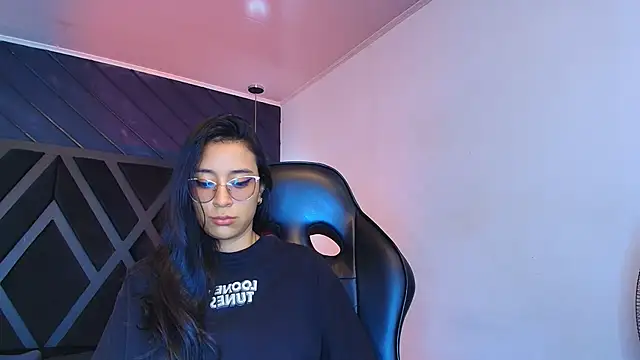Snapshot of zoe_martins_ chatting on 19, 4, 2026 zoe martins online show from 19, 4, 2026