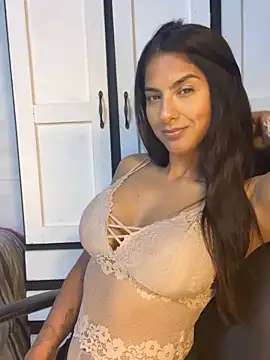 Snapshot of chicachocolate01 chatting on 4, 10, 2025 chicachocolate01 online show from 4, 10, 2025