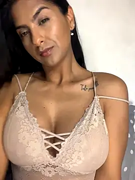 Snapshot of chicachocolate01 chatting on 16, 10, 2025 chicachocolate01 online show from 16, 10, 2025