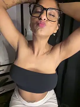 chicachocolate01 online show from 14, 11, 2025