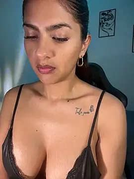 chicachocolate01 online show from 6, 7, 2026