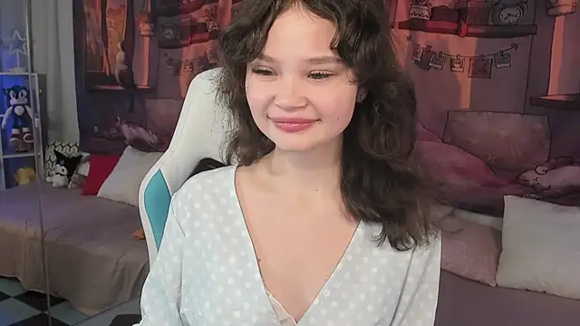 Snapshot of EmilyChaves chatting on 15, 11, 2025 EmilyChaves online show from 15, 11, 2025