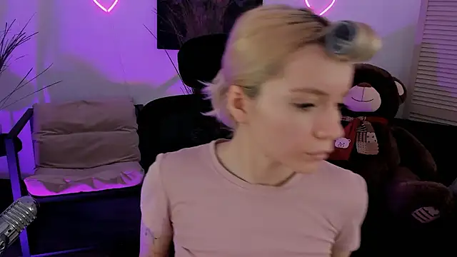 AuroraWrenfield online show from 16, 3, 2026