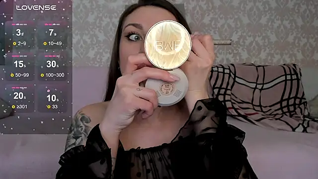 Lil Foxy9 online show from 28, 10, 2025