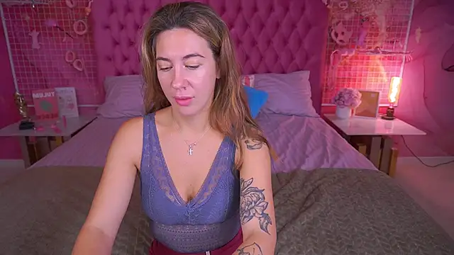 KateShanny online show from 6, 10, 2025