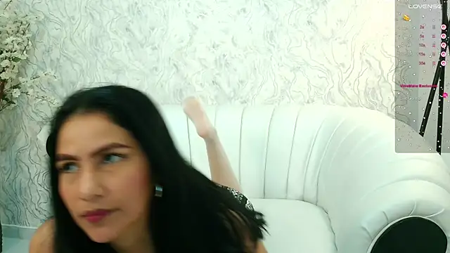 aura sanders1 online show from 11, 11, 2025