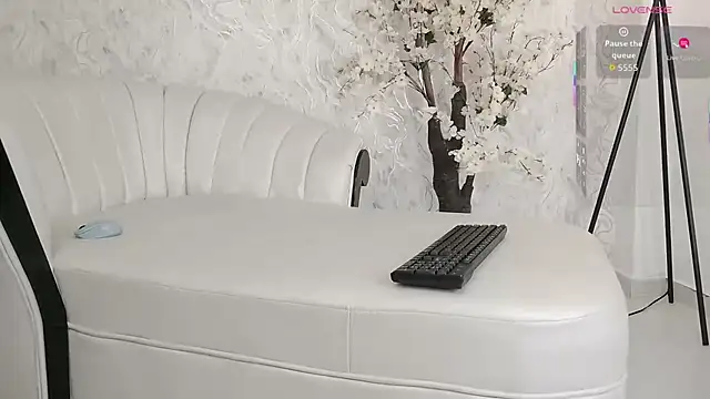 Snapshot of aura_sanders1 chatting on 3, 12, 2025 aura sanders1 online show from 3, 12, 2025