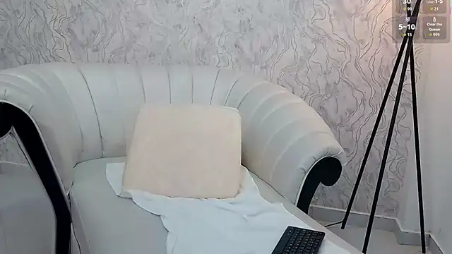 Snapshot of aura_sanders1 chatting on 20, 12, 2025 aura sanders1 online show from 20, 12, 2025