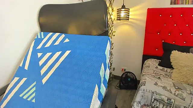 carolinacrus01 online show from 17, 9, 2025