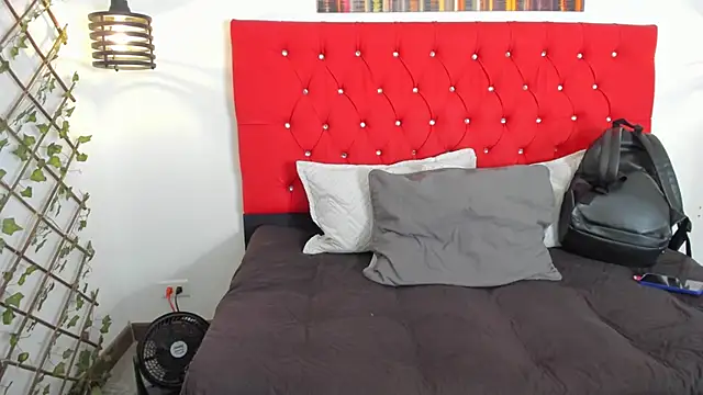 carolinacrus01 online show from 23, 10, 2025