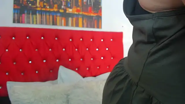 carolinacrus01 online show from 8, 2, 2026