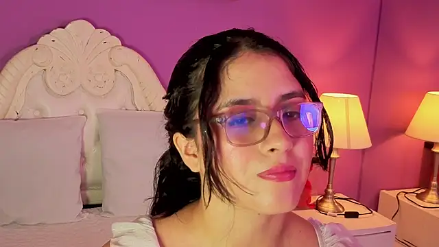 LiLLiAnderson online show from 10, 9, 2025