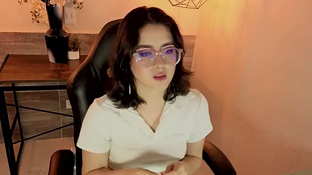 LiLLiAnderson online show from 13, 11, 2025