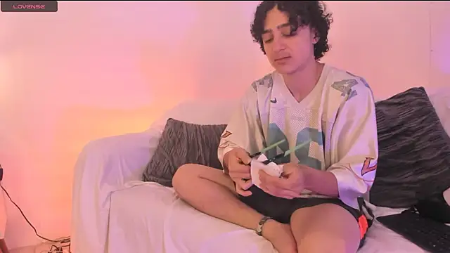 Snapshot of juliie_star chatting on 22, 11, 2025 juliie star online show from 22, 11, 2025