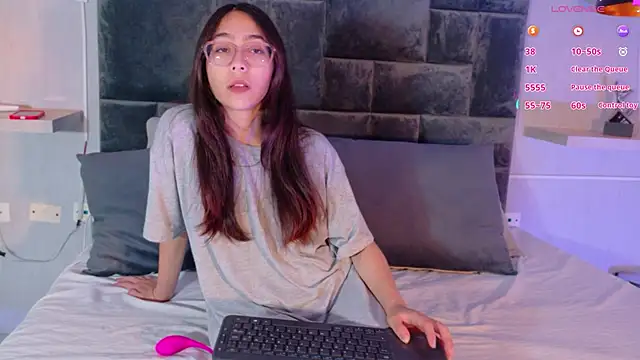 Snapshot of juliie_star chatting on 29, 5, 2026 juliie star online show from 29, 5, 2026