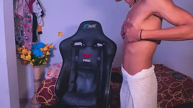 Andrewpetrikov  online show from 8, 10, 2025