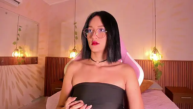Snapshot of daphne_courtis chatting on 12, 6, 2026 daphne courtis online show from 12, 6, 2026