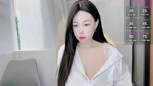 Snapshot of Bella_Ava chatting on 20, 11, 2025 Bella Ava online show from 20, 11, 2025