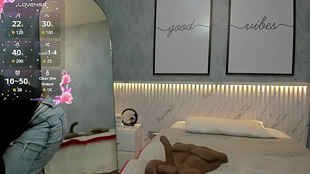 Ximenahott  online show from 10, 10, 2025