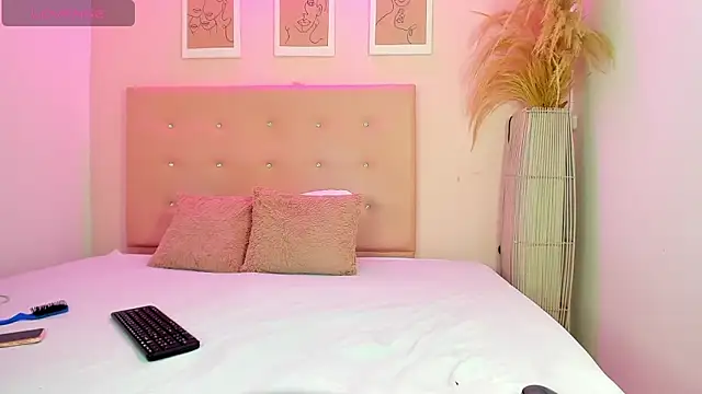ANNIE DOLCE  online show from 23, 5, 2026