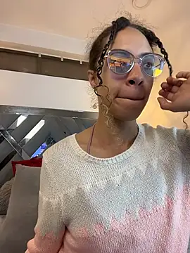 Hanna Cornee  online show from 12, 11, 2025