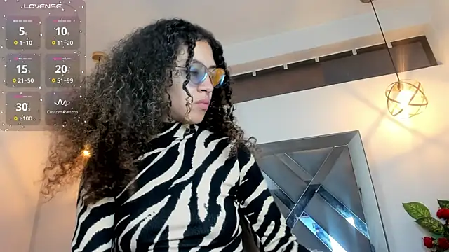 Hanna Cornee  online show from 1, 12, 2025