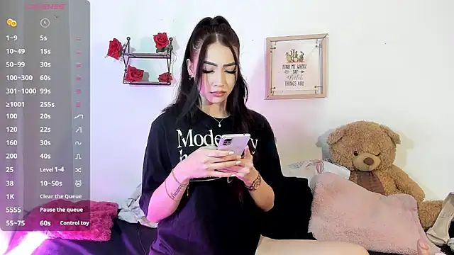 Snapshot of DanielaMarnt_ chatting on 18, 9, 2025 DanielaMarnt online show from 18, 9, 2025