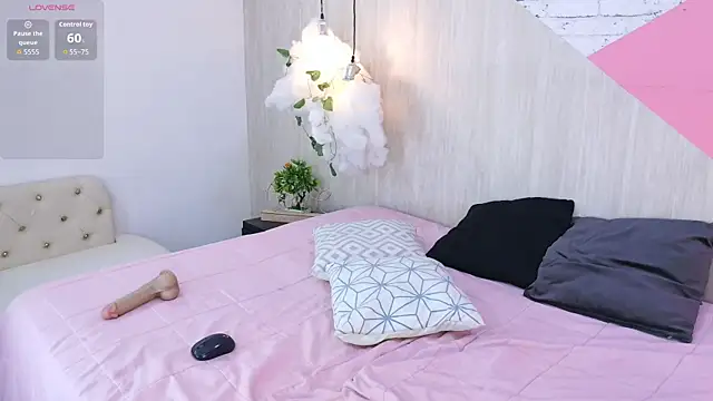 sophia brunette  online show from 28, 2, 2026