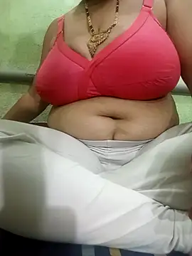 Snapshot of chocobbsneha567 chatting on 14, 12, 2025 chocobbsneha567 online show from 14, 12, 2025