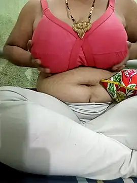 Snapshot of chocobbsneha567 chatting on 15, 12, 2025 chocobbsneha567 online show from 15, 12, 2025