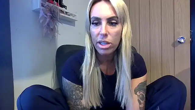 poppyinga1 online show from 12, 2, 2026