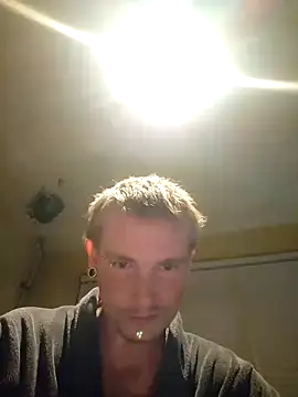 Snapshot of piercingpik chatting on 30, 9, 2025 piercingpik online show from 30, 9, 2025