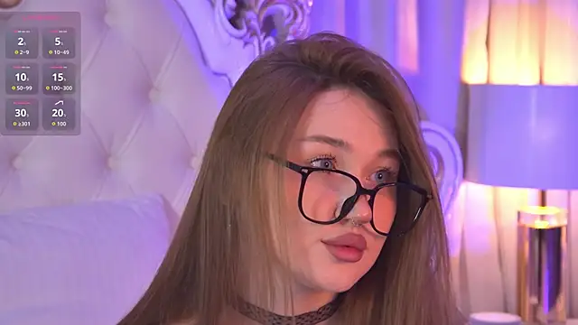 Snapshot of NancySmitts chatting on 19, 10, 2025 NancySmitts online show from 19, 10, 2025