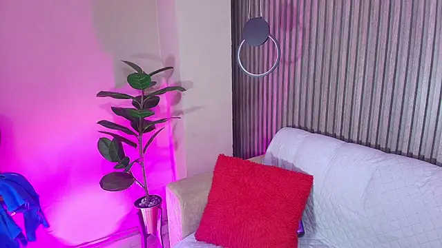 Snapshot of biancaa_18 chatting on 17, 9, 2025 biancaa 18 online show from 17, 9, 2025