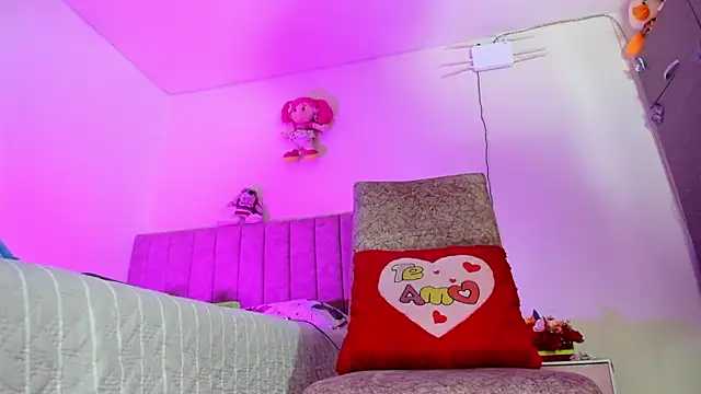 hot Dariana pantyhose online show from 4, 7, 2026