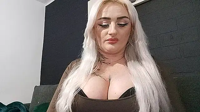 AnastasiaLips online show from 15, 4, 2026