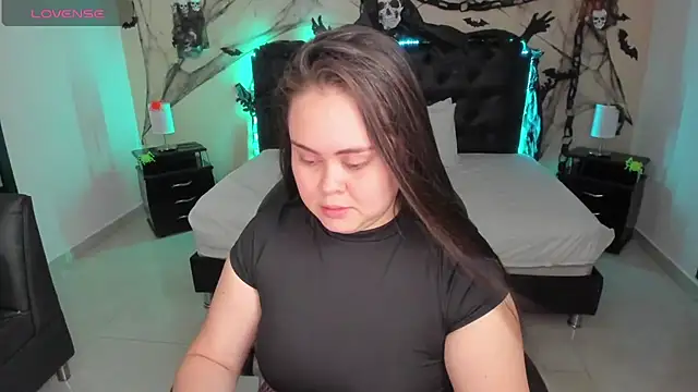 LolaVillalobos online show from 1, 11, 2025