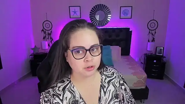 LolaVillalobos online show from 17, 2, 2026