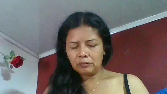 Snapshot of DianaOchoa_ chatting on 7, 5, 2026 DianaOchoa online show from 7, 5, 2026