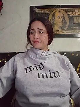 candy  fox  online show from 17, 10, 2025