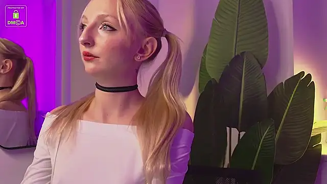 maya snow online show from 15, 10, 2025