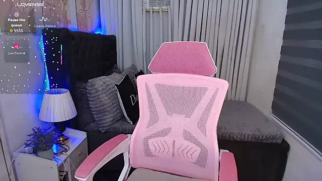 naughtyjayde online show from 6, 11, 2025