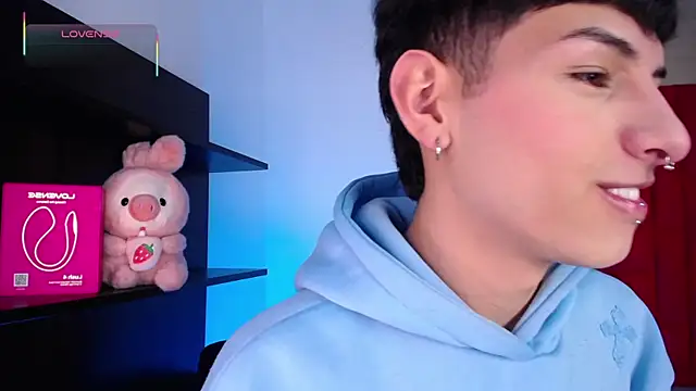 Ezra Storm online show from 6, 1, 2026