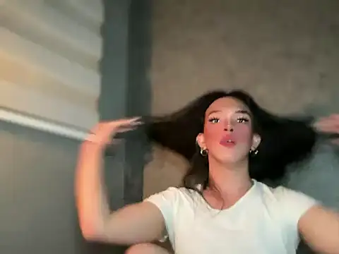 Snapshot of Misselliefayexxx chatting on 3, 7, 2026 Misselliefayexxx online show from 3, 7, 2026