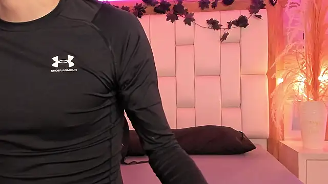 Snapshot of Daphne_And_Roger chatting on 3, 2, 2026 Daphne And Roger online show from 3, 2, 2026