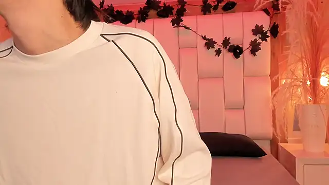 Snapshot of Daphne_And_Roger chatting on 7, 2, 2026 Daphne And Roger online show from 7, 2, 2026