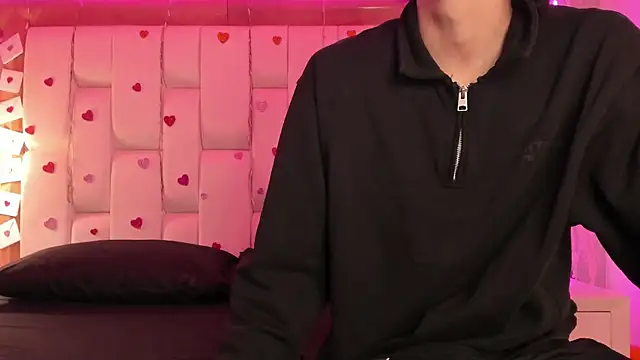 Snapshot of Daphne_And_Roger chatting on 21, 2, 2026 Daphne And Roger online show from 21, 2, 2026